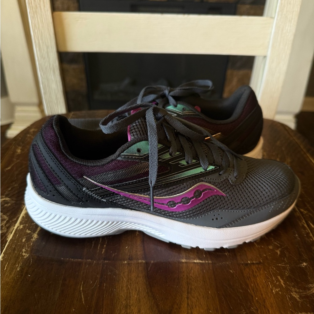 Saucony Running Shoes Women's Cohesion 15 Sz 9.5 M NEW Gray Purple Gym Workout